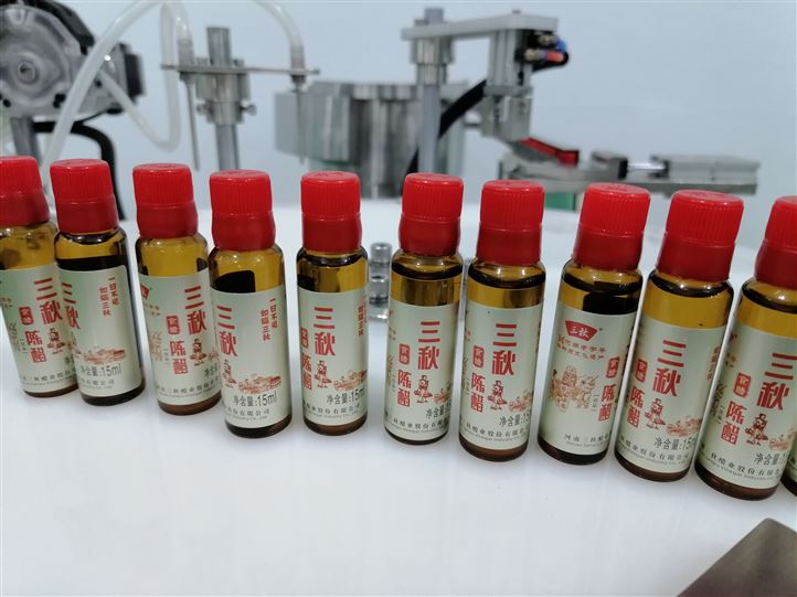 10ml口服液灌裝軋蓋機(jī) 4500瓶 / 時(shí)穩(wěn)產(chǎn)不踩坑
